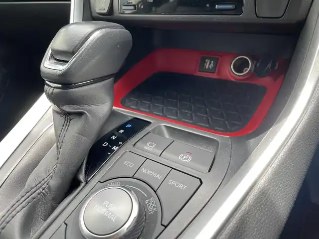トヨタ ＲＡＶ４ アドベンチャー オフロードPKGⅡ 福岡県 2022(令4)年 5.6万km グレーメタリック 前後純正ドラレコ/横滑り防止機能/レーンキープアシスト/衝突被害軽減システム/ブラインドスポットモニター/バックカメラ/ACC/ビルトイン2.0ETC/AppleCarPlay/純正ナビ/フルセグTV/Bluetooth/Typec充電４個/USB/１２Vソケット/純正フロアマット/純正AW/Dualエアコン/ステアリングヒーター/パワーシート/レザーシート/シートメモリー/シートヒーター/エアシート/100V充電/オートマチックハイビーム/ダウンヒルアシストコントロール/４WD