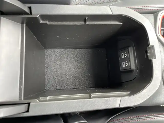 トヨタ ＲＡＶ４ アドベンチャー オフロードPKGⅡ 福岡県 2022(令4)年 5.6万km グレーメタリック 前後純正ドラレコ/横滑り防止機能/レーンキープアシスト/衝突被害軽減システム/ブラインドスポットモニター/バックカメラ/ACC/ビルトイン2.0ETC/AppleCarPlay/純正ナビ/フルセグTV/Bluetooth/Typec充電４個/USB/１２Vソケット/純正フロアマット/純正AW/Dualエアコン/ステアリングヒーター/パワーシート/レザーシート/シートメモリー/シートヒーター/エアシート/100V充電/オートマチックハイビーム/ダウンヒルアシストコントロール/４WD