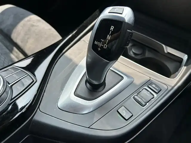 ＢＭＷ １１８ｄ Mスポーツ 宮城県 2018(平30)年 5.1万km サファイアブラックP Mスポーツ/コンフォートパッケージ/インテリジェントセーフティ/純正HDDナビ/【BT・USB】/バックカメラ/純正OP18インチAW/クルーズコントロール/D・Nシートヒーター/ステアリングスイッチ/アイドリングストップ/横滑り防止装置/レーンキープアシスト/コーナーセンサー/ウィンカーミラー/オートライト/LEDヘッドライト/LEDフォグライト/スマートキーX２/ETC
