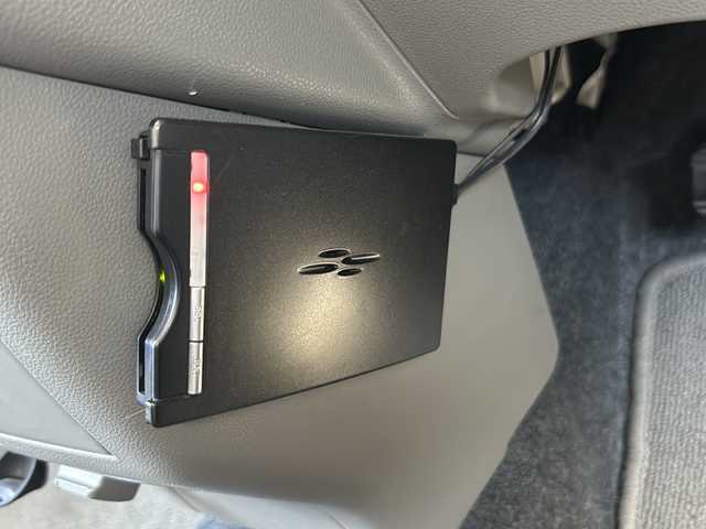 トヨタ ピクシススペース X 静岡県 2011(平23)年 4.2万km ミストブルーマイカメタリック 社外ナビ/・FM/AM/・SD/・iPod/・TV/・USB/・Bluetooth/・MEMORY Music/・CD/DVD/主要装備/・純正フロアマット/・オートエアコン/・アイドリングストップ/・スマートキー/・電動格納ミラー/・ドアバイザー/・ＥＴＣ/・盗難防止装置/・マニュアルレベリング/・パワーウィンドウ(運転席オート)