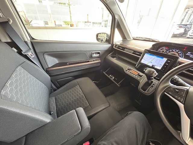 スズキ ワゴンＲ カスタムＺ HYBRID ZX 宮城県 2024(令6)年 1.1万km ピュアホワイトP ワンオーナー/4WD/社外メモリナビ/AM/FM/BT/AUX/フルセグTV/ステアリングスイッチ/純正夏タイヤ14インチ/前席シートヒーター/クルーズコントロール/レーンアシスト/コーナーセンサー/横滑り防止装置/衝突被害軽減システム