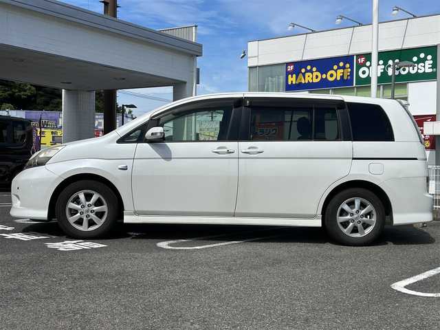 トヨタ アイシス プラタナ 長崎県 2013(平25)年 13.1万km ホワイトパールクリスタルシャイン トヨタ純正SDナビ(FM/AM/CD/DVD/BT/フルセグ)/プッシュスタート/スマートキー/スペアキー(1本)/バックカメラ/純正フロアマット/純正15インチアルミホイール/片側パワスラ/レザー調シートカバー/ABS/横滑り防止装置/盗難防止装置/保証書/記録簿/SRSダブルエアバッグ/3列シート