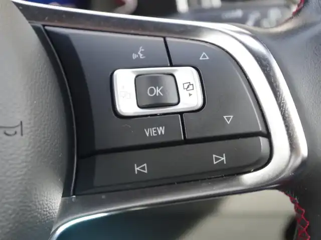 フォルクスワーゲン Ｔ－ロック TDI スポーツ 香川県 2020(令2)年 4.2万km ピュアホワイト ワンオーナー/衝突軽減/レーンアシスト/ブラインドスポットモニター/純正ナビ/地デジ/BT/USB/カープレイ/バックカメラ/ドライブレコーダー/スマートキー/アイドリングストップ/ACC/ハーフレザーシート/パワーバックドア/純正18インチアルミ/F/Rコーナーセンサー/LEDヘッドライト