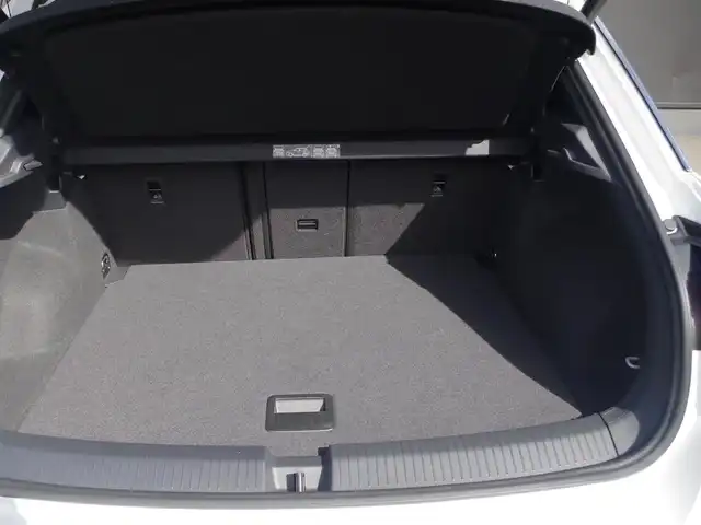 フォルクスワーゲン Ｔ－ロック TDI スポーツ 香川県 2020(令2)年 4.2万km ピュアホワイト ワンオーナー/衝突軽減/レーンアシスト/ブラインドスポットモニター/純正ナビ/地デジ/BT/USB/カープレイ/バックカメラ/ドライブレコーダー/スマートキー/アイドリングストップ/ACC/ハーフレザーシート/パワーバックドア/純正18インチアルミ/F/Rコーナーセンサー/LEDヘッドライト