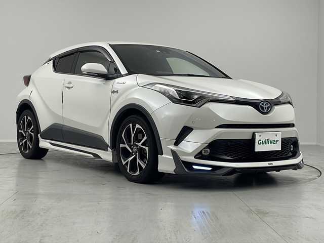 トヨタ Ｃ－ＨＲ G 茨城県 2018(平30)年 6.6万km ホワイトパールクリスタルシャイン 純正９型ナビ　バックカメラ　シートヒーター　衝突軽減ブレーキ　車線逸脱警報装置　ＥＴＣ　ＬＥＤライト　オートハイビーム　ブラインドスポットモニター　アダプティブクルーズコントロール　スマートキー
