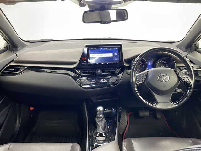 トヨタ Ｃ－ＨＲ G 茨城県 2018(平30)年 6.6万km ホワイトパールクリスタルシャイン 純正９型ナビ　バックカメラ　シートヒーター　衝突軽減ブレーキ　車線逸脱警報装置　ＥＴＣ　ＬＥＤライト　オートハイビーム　ブラインドスポットモニター　アダプティブクルーズコントロール　スマートキー