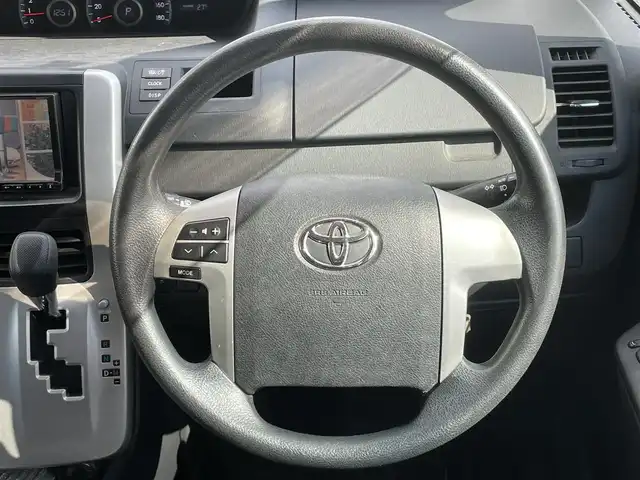 トヨタ ヴォクシー X Lエディション 千葉県 2011(平23)年 19.4万km シルバーM 社外７インチナビ/Ｂｌｕｅｔｏｏｔｈ/バックカメラ/ＥＴＣ/片側パワースライドドア/ＨＩＤヘッドライト/フロアマット/ドアバイザー