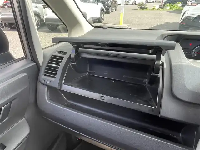 トヨタ ヴォクシー X Lエディション 千葉県 2011(平23)年 19.4万km シルバーM 社外７インチナビ/Ｂｌｕｅｔｏｏｔｈ/バックカメラ/ＥＴＣ/片側パワースライドドア/ＨＩＤヘッドライト/フロアマット/ドアバイザー