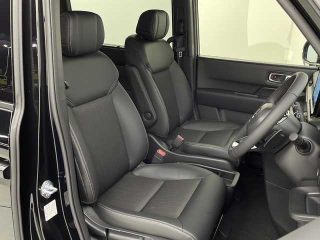 ホンダ ステップワゴン スパーダ eHEV 茨城県 2025(令7)年 0.1千km クリスタルブラックパール 登録済未使用車　純正１１型ナビ　フルセグＴＶ　バックモニター　両側電動スライドドア　追従クルコン　ＬＥＤライト　フォグランプ　シートヒーター　衝突被害軽減ブレーキ　１５．６型後席モニター　スマートキー