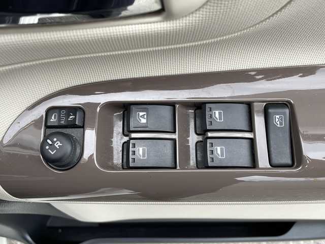 ダイハツ ムーヴ キャンバス X LTD メイクアップ SA Ⅲ 山形県 2018(平30)年 9.8万km パールホワイトⅢ/ナチュラルベージュマイカメタリック 2トーン 禁煙車/ワンオーナー/4WD/スマートアシスト/横滑り防止装置/後方コーナーセンサー/両側パワースライドドア/社外SDナビ/（Bluetooth/CD/DVD/フルセグ)/バックカメラ/オートライト/オートマチックハイビーム/フォグランプ/ステアリングスイッチ/ETC/純正ホイールキャップサマータイヤ(155/65/R14・6m)4本積載/電動格納ミラー/スマートキー×2/ドアバイザー