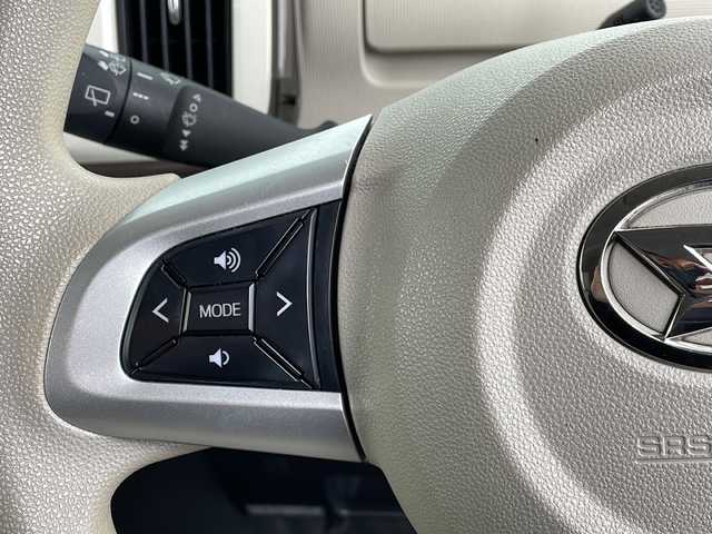 ダイハツ ムーヴ キャンバス X LTD メイクアップ SA Ⅲ 山形県 2018(平30)年 9.8万km パールホワイトⅢ/ナチュラルベージュマイカメタリック 2トーン 禁煙車/ワンオーナー/4WD/スマートアシスト/横滑り防止装置/後方コーナーセンサー/両側パワースライドドア/社外SDナビ/（Bluetooth/CD/DVD/フルセグ)/バックカメラ/オートライト/オートマチックハイビーム/フォグランプ/ステアリングスイッチ/ETC/純正ホイールキャップサマータイヤ(155/65/R14・6m)4本積載/電動格納ミラー/スマートキー×2/ドアバイザー