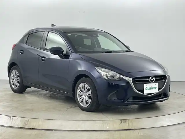 マツダ デミオ XD 愛知県 2018(平30)年 5.3万km ディープクリスタルブルーマイカ 禁煙車/ディーゼル/ターボ/純正7インチナビ/（AM/FM/Bluetooth/ワンセグTV/USB)/バックカメラ/i-ACTIVESENSE/・衝突軽減ブレーキ/・レーンキープアシスト/・オートマチックハイビーム/・パーキングセンサー/・ブラインドスポットモニター/ETC/アイドリングストップ/スマートキー/スペアキー1本/プッシュスタート/純正フロアマット/横滑り防止装置/電動格納ミラー