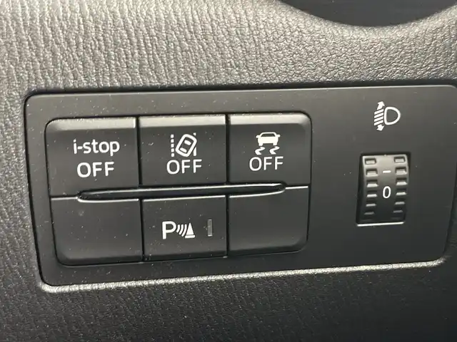 マツダ デミオ XD 愛知県 2018(平30)年 5.3万km ディープクリスタルブルーマイカ 禁煙車/ディーゼル/ターボ/純正7インチナビ/（AM/FM/Bluetooth/ワンセグTV/USB)/バックカメラ/i-ACTIVESENSE/・衝突軽減ブレーキ/・レーンキープアシスト/・オートマチックハイビーム/・パーキングセンサー/・ブラインドスポットモニター/ETC/アイドリングストップ/スマートキー/スペアキー1本/プッシュスタート/純正フロアマット/横滑り防止装置/電動格納ミラー