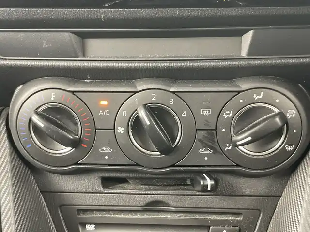 マツダ デミオ XD 愛知県 2018(平30)年 5.3万km ディープクリスタルブルーマイカ 禁煙車/ディーゼル/ターボ/純正7インチナビ/（AM/FM/Bluetooth/ワンセグTV/USB)/バックカメラ/i-ACTIVESENSE/・衝突軽減ブレーキ/・レーンキープアシスト/・オートマチックハイビーム/・パーキングセンサー/・ブラインドスポットモニター/ETC/アイドリングストップ/スマートキー/スペアキー1本/プッシュスタート/純正フロアマット/横滑り防止装置/電動格納ミラー