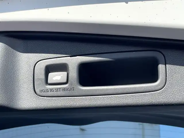 ホンダ ＣＲ－Ｖ EX・ブラックエディション 佐賀県 2021(令3)年 3.3万km プラチナホワイトパール ワンオーナー/サンルーフ/黒革シート/純正SDナビゲーション/・フルセグTV/CD/DVD/SD/USB/Bluetooth/バックカメラ/ビルトインETC2.0/パワーテールゲート/リバース連動ドアミラー/電子パーキングブレーキ/・BRAKE HOLD機能/DN席パワーシート(D席メモリー機能付)/全席シートヒーター/ISOFIX対応/パドルシフト/革巻きステアリング/ステアリングヒーター/ステアリングリモコン/フロントデアイサ機能/純正18インチアルミホイール/純正LEDヘッドライト/・オートマチックハイビーム/純正LEDフォグランプ/純正フロアマット/純正ドアバイザ―/新車保証書/取扱説明書/スペアキー１本/ホンダセンシング/・アダプティブクルーズコントロール/・衝突被害軽減ブレーキ/・先行車発進お知らせ機能/・路外逸脱抑制機能/・ブラインドスポットインフォメーション/・標識検知機能/・ドライバー注意力モニター