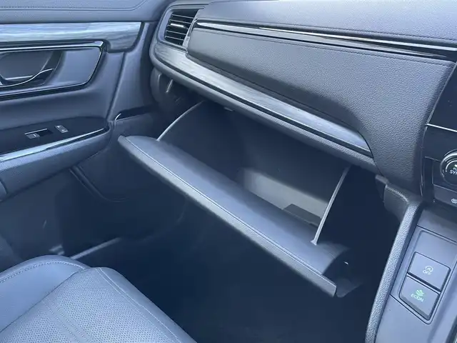 ホンダ ＣＲ－Ｖ EX・ブラックエディション 佐賀県 2021(令3)年 3.3万km プラチナホワイトパール ワンオーナー/サンルーフ/黒革シート/純正SDナビゲーション/・フルセグTV/CD/DVD/SD/USB/Bluetooth/バックカメラ/ビルトインETC2.0/パワーテールゲート/リバース連動ドアミラー/電子パーキングブレーキ/・BRAKE HOLD機能/DN席パワーシート(D席メモリー機能付)/全席シートヒーター/ISOFIX対応/パドルシフト/革巻きステアリング/ステアリングヒーター/ステアリングリモコン/フロントデアイサ機能/純正18インチアルミホイール/純正LEDヘッドライト/・オートマチックハイビーム/純正LEDフォグランプ/純正フロアマット/純正ドアバイザ―/新車保証書/取扱説明書/スペアキー１本/ホンダセンシング/・アダプティブクルーズコントロール/・衝突被害軽減ブレーキ/・先行車発進お知らせ機能/・路外逸脱抑制機能/・ブラインドスポットインフォメーション/・標識検知機能/・ドライバー注意力モニター