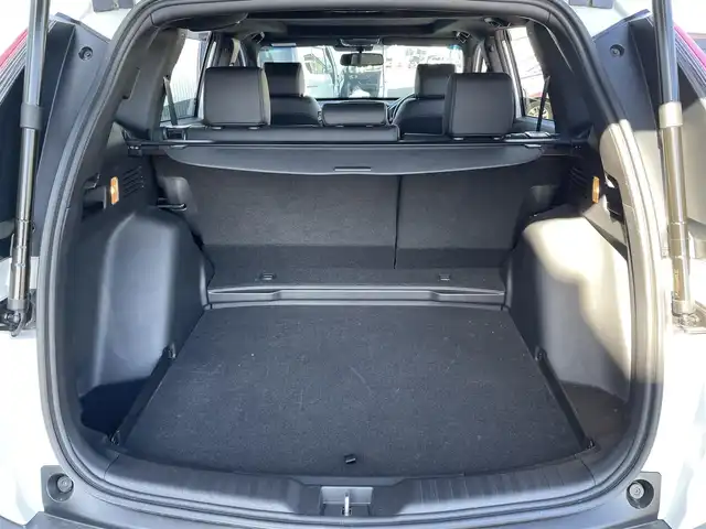 ホンダ ＣＲ－Ｖ EX・ブラックエディション 佐賀県 2021(令3)年 3.3万km プラチナホワイトパール ワンオーナー/サンルーフ/黒革シート/純正SDナビゲーション/・フルセグTV/CD/DVD/SD/USB/Bluetooth/バックカメラ/ビルトインETC2.0/パワーテールゲート/リバース連動ドアミラー/電子パーキングブレーキ/・BRAKE HOLD機能/DN席パワーシート(D席メモリー機能付)/全席シートヒーター/ISOFIX対応/パドルシフト/革巻きステアリング/ステアリングヒーター/ステアリングリモコン/フロントデアイサ機能/純正18インチアルミホイール/純正LEDヘッドライト/・オートマチックハイビーム/純正LEDフォグランプ/純正フロアマット/純正ドアバイザ―/新車保証書/取扱説明書/スペアキー１本/ホンダセンシング/・アダプティブクルーズコントロール/・衝突被害軽減ブレーキ/・先行車発進お知らせ機能/・路外逸脱抑制機能/・ブラインドスポットインフォメーション/・標識検知機能/・ドライバー注意力モニター