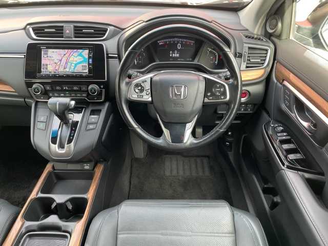 ホンダ ＣＲ－Ｖ EX・マスターピース 神奈川県 2020(令2)年 7万km クリスタルブラックパール 純正ナビ【VRU-215CVi】/・DTV/CD/DVD/BT	/バックカメラ/電動パノラミックサンルーフ								/ブラックレザーシート/前後席シートヒーター/前席パワーシート（D席メモリー付き）/ハンズフリーアクセスパワーテールゲート/ビルトインETC2.0/衝突軽減ブレーキ/路外逸脱抑制機能/車線維持支援システム/アダプティブクルーズコントロール/純正18インチアルミ/純正前後ドライブレコーダー									/パドルシフト付革巻きステアリング	/ステアリングヒーター		/プッシュEgスタート/ストップ/スマートキー×2/オートライト/オートマチックハイビーム/純正LEDヘッドライト/フォグランプ/ターンランプ付電動格納ドアミラー/ドアバイザー/純正フロアマット	/トノカバー	/取扱説明書/ナビ取扱説明書			/新車時保証書