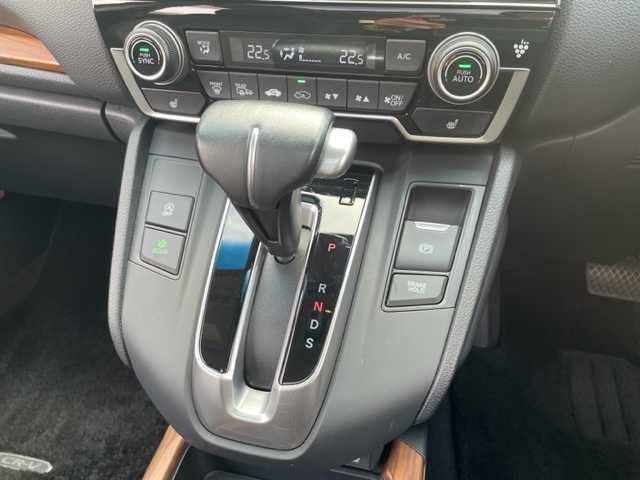 ホンダ ＣＲ－Ｖ EX・マスターピース 神奈川県 2020(令2)年 7万km クリスタルブラックパール 純正ナビ【VRU-215CVi】/・DTV/CD/DVD/BT	/バックカメラ/電動パノラミックサンルーフ								/ブラックレザーシート/前後席シートヒーター/前席パワーシート（D席メモリー付き）/ハンズフリーアクセスパワーテールゲート/ビルトインETC2.0/衝突軽減ブレーキ/路外逸脱抑制機能/車線維持支援システム/アダプティブクルーズコントロール/純正18インチアルミ/純正前後ドライブレコーダー									/パドルシフト付革巻きステアリング	/ステアリングヒーター		/プッシュEgスタート/ストップ/スマートキー×2/オートライト/オートマチックハイビーム/純正LEDヘッドライト/フォグランプ/ターンランプ付電動格納ドアミラー/ドアバイザー/純正フロアマット	/トノカバー	/取扱説明書/ナビ取扱説明書			/新車時保証書