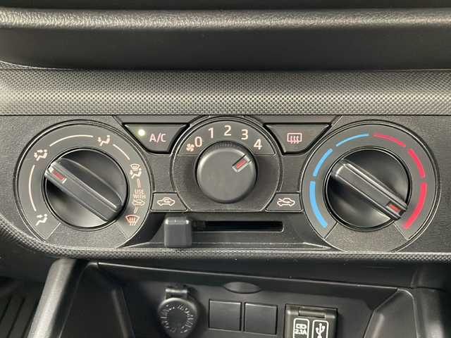 ダイハツ ロッキー L 宮城県 2020(令2)年 5.5万km ナチュラルベージュマイカM 禁煙車/スマートアシスト/・衝突回避支援ブレーキ機能/・車線逸脱警報機能/・オートハイビーム/・コーナーセンサー/純正7インチSDナビ/・BT/SD/CD/DVD/USB/フルセグTV/プッシュスタート/スマートキー/LEDヘッドライト/純正16インチホイールキャップ/社外ラバーフロアマット/ヘッドライトレベライザー/アイドリングストップ/横滑り防止装置/MT付きオートマチックシフト