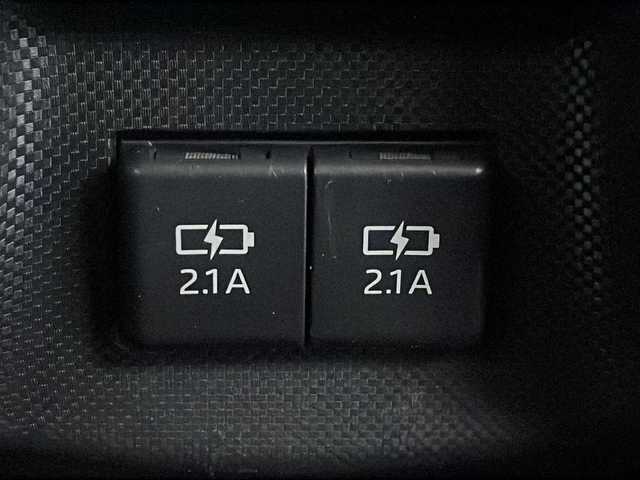 ダイハツ ロッキー L 宮城県 2020(令2)年 5.5万km ナチュラルベージュマイカM 禁煙車/スマートアシスト/・衝突回避支援ブレーキ機能/・車線逸脱警報機能/・オートハイビーム/・コーナーセンサー/純正7インチSDナビ/・BT/SD/CD/DVD/USB/フルセグTV/プッシュスタート/スマートキー/LEDヘッドライト/純正16インチホイールキャップ/社外ラバーフロアマット/ヘッドライトレベライザー/アイドリングストップ/横滑り防止装置/MT付きオートマチックシフト