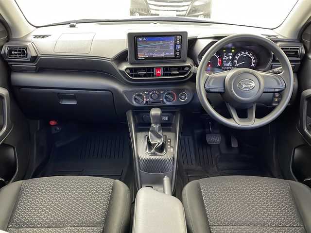 ダイハツ ロッキー L 宮城県 2020(令2)年 5.5万km ナチュラルベージュマイカM 禁煙車/スマートアシスト/・衝突回避支援ブレーキ機能/・車線逸脱警報機能/・オートハイビーム/・コーナーセンサー/純正7インチSDナビ/・BT/SD/CD/DVD/USB/フルセグTV/プッシュスタート/スマートキー/LEDヘッドライト/純正16インチホイールキャップ/社外ラバーフロアマット/ヘッドライトレベライザー/アイドリングストップ/横滑り防止装置/MT付きオートマチックシフト