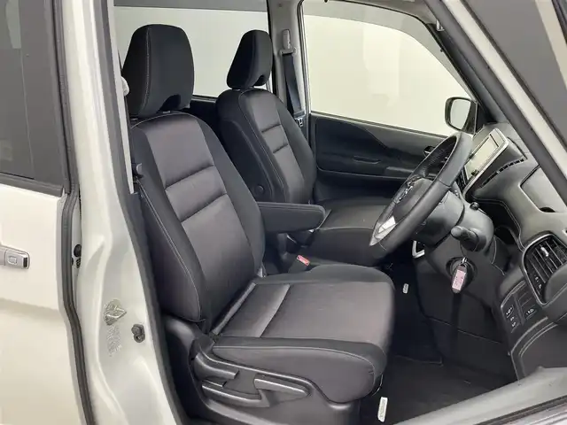 日産 セレナ ハイウェイスターVセレクションⅡ 埼玉県 2018(平30)年 5.8万km ブリリアントホワイトパール 純正９インチナビ　フリップダウンモニター　全方位　プロパイロット　デジタルインナーミラー　ＥＴＣ　ドライブレコーダー　両側パワースライドドア　オートホールド　純正アルミ　Ｂｌｕｅｔｏｏｔｈ　地デジＴＶ
