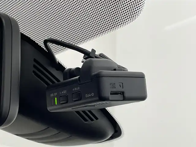 日産 セレナ ハイウェイスターVセレクションⅡ 埼玉県 2018(平30)年 5.8万km ブリリアントホワイトパール 純正９インチナビ　フリップダウンモニター　全方位　プロパイロット　デジタルインナーミラー　ＥＴＣ　ドライブレコーダー　両側パワースライドドア　オートホールド　純正アルミ　Ｂｌｕｅｔｏｏｔｈ　地デジＴＶ