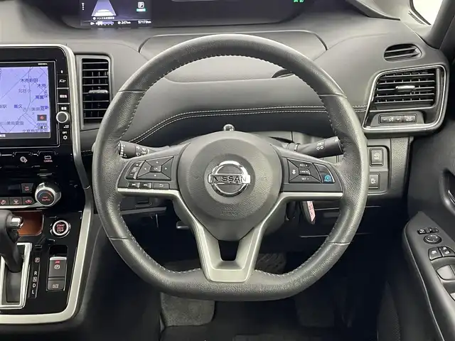 日産 セレナ ハイウェイスターVセレクションⅡ 埼玉県 2018(平30)年 5.8万km ブリリアントホワイトパール 純正９インチナビ　フリップダウンモニター　全方位　プロパイロット　デジタルインナーミラー　ＥＴＣ　ドライブレコーダー　両側パワースライドドア　オートホールド　純正アルミ　Ｂｌｕｅｔｏｏｔｈ　地デジＴＶ
