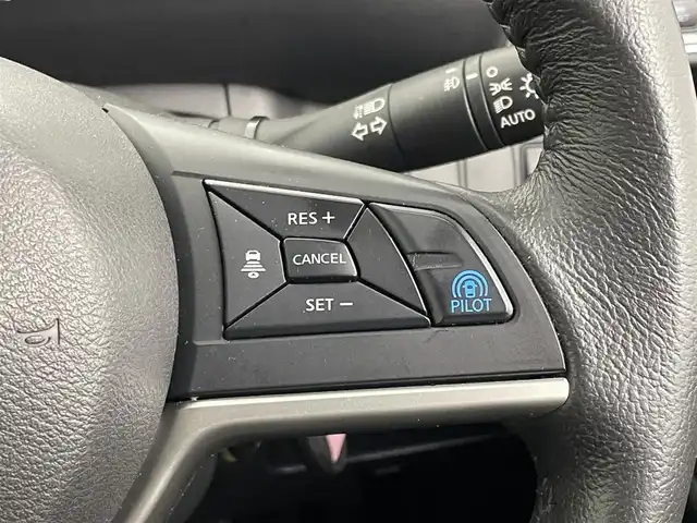 日産 セレナ ハイウェイスターVセレクションⅡ 埼玉県 2018(平30)年 5.8万km ブリリアントホワイトパール 純正９インチナビ　フリップダウンモニター　全方位　プロパイロット　デジタルインナーミラー　ＥＴＣ　ドライブレコーダー　両側パワースライドドア　オートホールド　純正アルミ　Ｂｌｕｅｔｏｏｔｈ　地デジＴＶ