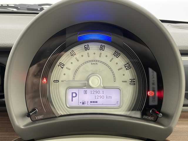スズキ ラパン ＬＣ X 栃木県 2024(令6)年 0.2万km アーバンブラウンパールメタリック 全方位カメラ付きパッケージ/スズキセーフティサポート/・デュアルカメラブレーキサポート/・誤発進抑制機能/・車線逸脱抑制機能/・車線逸脱警報機能/・ふらつき警報機能/・低速時ブレーキサポート/・発進お知らせ機能/・標識認識機能/・ハイビームアシスト/コーナーセンサー/シートヒーター/レザー調ファブリックシート/純正14インチAW/LEDヘッドライト/革巻きステアリング/USB電源ソケット/プッシュスタート/スマートキー/スペア１本