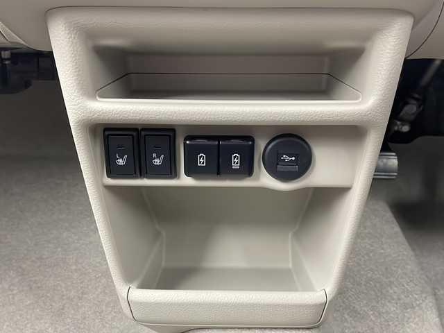スズキ ラパン ＬＣ X 栃木県 2024(令6)年 0.2万km アーバンブラウンパールメタリック 全方位カメラ付きパッケージ/スズキセーフティサポート/・デュアルカメラブレーキサポート/・誤発進抑制機能/・車線逸脱抑制機能/・車線逸脱警報機能/・ふらつき警報機能/・低速時ブレーキサポート/・発進お知らせ機能/・標識認識機能/・ハイビームアシスト/コーナーセンサー/シートヒーター/レザー調ファブリックシート/純正14インチAW/LEDヘッドライト/革巻きステアリング/USB電源ソケット/プッシュスタート/スマートキー/スペア１本