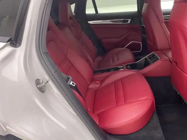 ポルシェ パナメーラ 兵庫県 2018(平30)年 3.6万km パール 純正ディスプレイオーディオ/Bluetooth/ナビ/AUX　/ＢＯＳＥプレミアムサウンド　/ビルトインＥＴＣ　/パーキングアシスト　/ポルシェアクティブセーフティ　/レーンキープアシスト　/レーンチェンジアシスト　/レザーシート　/純正ドライブレコーダー/シートヒーター/パワーシート/パドルシフト