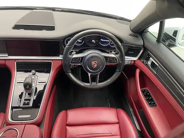 ポルシェ パナメーラ 兵庫県 2018(平30)年 3.6万km パール 純正ディスプレイオーディオ/Bluetooth/ナビ/AUX　/ＢＯＳＥプレミアムサウンド　/ビルトインＥＴＣ　/パーキングアシスト　/ポルシェアクティブセーフティ　/レーンキープアシスト　/レーンチェンジアシスト　/レザーシート　/純正ドライブレコーダー/シートヒーター/パワーシート/パドルシフト
