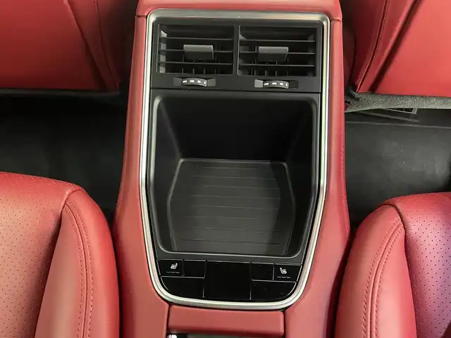 ポルシェ パナメーラ 兵庫県 2018(平30)年 3.6万km パール 純正ディスプレイオーディオ/Bluetooth/ナビ/AUX　/ＢＯＳＥプレミアムサウンド　/ビルトインＥＴＣ　/パーキングアシスト　/ポルシェアクティブセーフティ　/レーンキープアシスト　/レーンチェンジアシスト　/レザーシート　/純正ドライブレコーダー/シートヒーター/パワーシート/パドルシフト