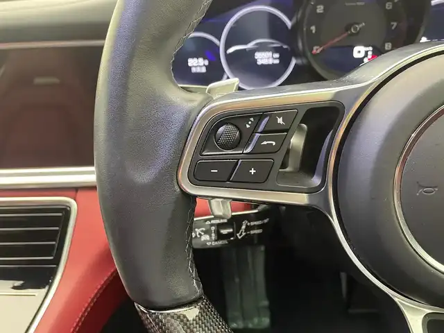 ポルシェ パナメーラ 兵庫県 2018(平30)年 3.6万km パール 純正ディスプレイオーディオ/Bluetooth/ナビ/AUX　/ＢＯＳＥプレミアムサウンド　/ビルトインＥＴＣ　/パーキングアシスト　/ポルシェアクティブセーフティ　/レーンキープアシスト　/レーンチェンジアシスト　/レザーシート　/純正ドライブレコーダー/シートヒーター/パワーシート/パドルシフト