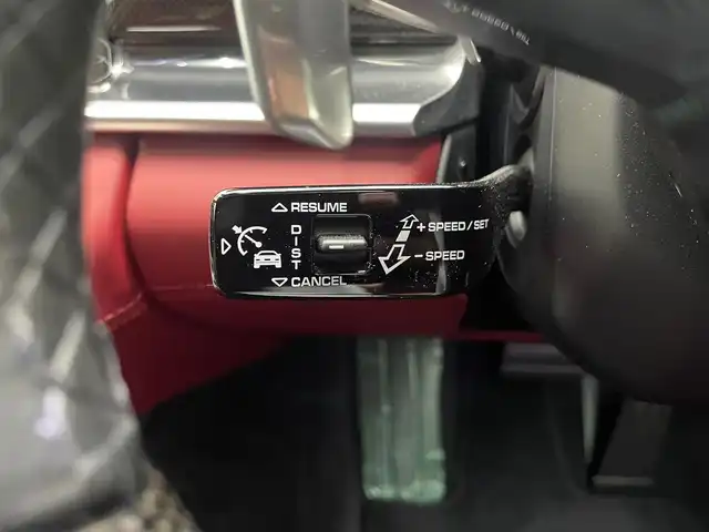 ポルシェ パナメーラ 兵庫県 2018(平30)年 3.6万km パール 純正ディスプレイオーディオ/Bluetooth/ナビ/AUX　/ＢＯＳＥプレミアムサウンド　/ビルトインＥＴＣ　/パーキングアシスト　/ポルシェアクティブセーフティ　/レーンキープアシスト　/レーンチェンジアシスト　/レザーシート　/純正ドライブレコーダー/シートヒーター/パワーシート/パドルシフト