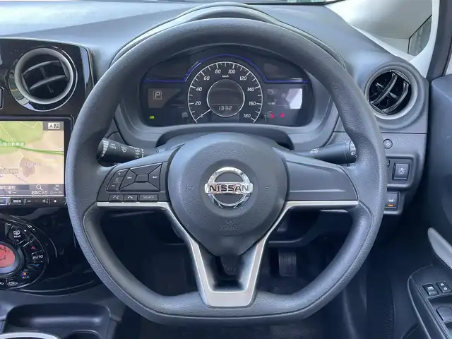 日産 ノート e－パワー X Vセレクション 島根県 2020(令2)年 4.8万km ブリリアントホワイトパール エマージェンシーブレーキ/アルパイン9インチナビ/CD/DVD/DTV/Bluetooth/アラウンドビューモニター/デジタルインナーミラー /LEDオートライト/オートハイビーム/ドライブレコーダー/ETC/コーナーセンサー /スマートキー/プッシュスタート /純正アルミホイール/純正ドアバイザー