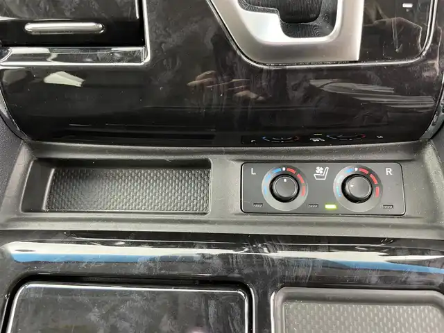 トヨタ ヴェルファイア Z Gエディション 富山県 2018(平30)年 2万km バーニングブラッククリスタルシャインガラスフレーク 純正10型ナビ（AM/FM/DVD/BT）/バックカメラ/純正12型後席モニター/両側パワースライドドア/パワーバックドア/ドライブレコーダー/ETC/レザーシート/D/N席パワーシート/D席メモリシート/シートヒーター/エアシート/ハンドルヒーター/衝突被害軽減システム/レーダークルーズコントロール/レーンキープアシスト/横滑り防止装置/純正アルミホイール/純正フロアマット/オートLEDライト/フォグライト/オートホールド付電子パーキング/ウッドコンビステアリング/ステアリングスイッチ/スマートキー