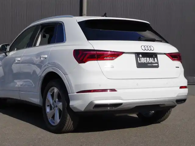 アウディ Ｑ３ 35TDIクワトロ アドバンスド 香川県 2021(令3)年 3万km グレイシアホワイトメタリック ナビ/Bカメラ/ACC/シートヒーター//パワーバックドア/ワンオーナー