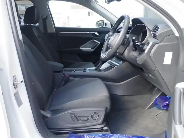 アウディ Ｑ３ 35TDIクワトロ アドバンスド 香川県 2021(令3)年 3万km グレイシアホワイトメタリック ナビ/Bカメラ/ACC/シートヒーター//パワーバックドア/ワンオーナー