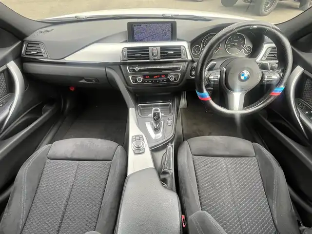 ＢＭＷ ３２０ｉ ツーリング Mスポーツ 静岡県 2013(平25)年 12万km アルピンホワイトⅢ ・純正ナビ/・バックカメラ/・ビルドインET/・前後コーナーセンサー/・HIDヘッドライト/・フォグランプ/・オートライト/・パワーシートD/N/・シートメモリD席/・シートヒーターD/N/・純正18インチアルミホイール/・純正フロアマット/・パドルシフト/・アイドリングストップ/・プッシュスタート/・スマートキー/・スペアキー1本/・電動リアゲート