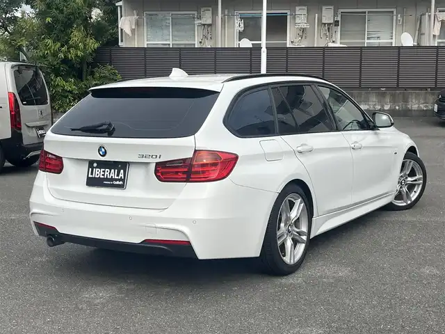 ＢＭＷ ３２０ｉ ツーリング Mスポーツ 静岡県 2013(平25)年 12万km アルピンホワイトⅢ ・純正ナビ/・バックカメラ/・ビルドインET/・前後コーナーセンサー/・HIDヘッドライト/・フォグランプ/・オートライト/・パワーシートD/N/・シートメモリD席/・シートヒーターD/N/・純正18インチアルミホイール/・純正フロアマット/・パドルシフト/・アイドリングストップ/・プッシュスタート/・スマートキー/・スペアキー1本/・電動リアゲート