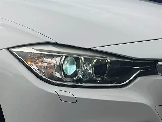ＢＭＷ ３２０ｉ ツーリング Mスポーツ 静岡県 2013(平25)年 12万km アルピンホワイトⅢ ・純正ナビ/・バックカメラ/・ビルドインET/・前後コーナーセンサー/・HIDヘッドライト/・フォグランプ/・オートライト/・パワーシートD/N/・シートメモリD席/・シートヒーターD/N/・純正18インチアルミホイール/・純正フロアマット/・パドルシフト/・アイドリングストップ/・プッシュスタート/・スマートキー/・スペアキー1本/・電動リアゲート