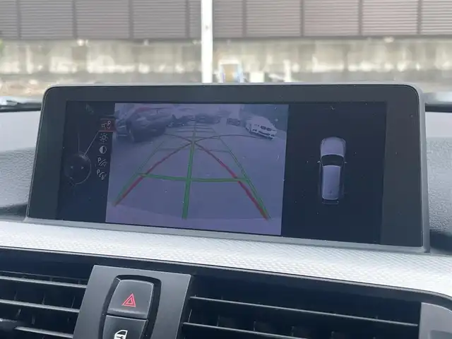 ＢＭＷ ３２０ｉ ツーリング Mスポーツ 静岡県 2013(平25)年 12万km アルピンホワイトⅢ ・純正ナビ/・バックカメラ/・ビルドインET/・前後コーナーセンサー/・HIDヘッドライト/・フォグランプ/・オートライト/・パワーシートD/N/・シートメモリD席/・シートヒーターD/N/・純正18インチアルミホイール/・純正フロアマット/・パドルシフト/・アイドリングストップ/・プッシュスタート/・スマートキー/・スペアキー1本/・電動リアゲート