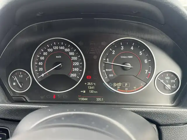 ＢＭＷ ３２０ｉ ツーリング Mスポーツ 静岡県 2013(平25)年 12万km アルピンホワイトⅢ ・純正ナビ/・バックカメラ/・ビルドインET/・前後コーナーセンサー/・HIDヘッドライト/・フォグランプ/・オートライト/・パワーシートD/N/・シートメモリD席/・シートヒーターD/N/・純正18インチアルミホイール/・純正フロアマット/・パドルシフト/・アイドリングストップ/・プッシュスタート/・スマートキー/・スペアキー1本/・電動リアゲート