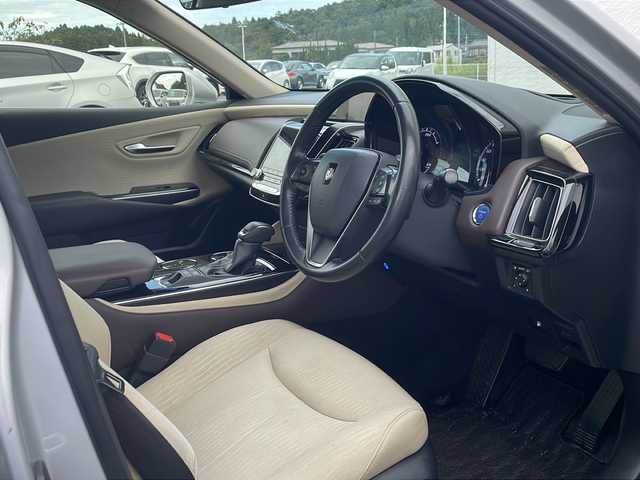 トヨタ クラウン ハイブリッド S Cパッケージ 千葉県 2019(平31)年 6.2万km シルバーM ナビ 全方位カメラ 電動シート シートヒーター 2.0ETC ステアヒーター PCS LTA AHB USB ドラレコ パドルシフト トランクイージークローズ FRソナー LEDライト オートライト