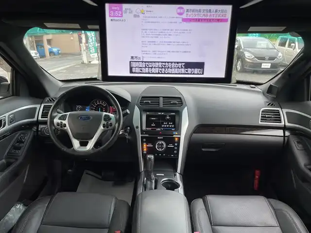 フォード エクスプローラー LTD エコブースト 埼玉県 2015(平27)年 8.1万km 黒 左ハンドル/本革シート/シートヒーター/エアーシート/パワーシート/バックカメラ/F・右サイドカメラ/社外フリップダウンモニター/クリアランスソナー/パワーバックドア/電動格納３列シート/キーレス
