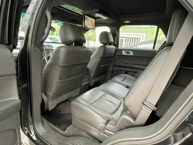 フォード エクスプローラー LTD エコブースト 埼玉県 2015(平27)年 8.1万km 黒 左ハンドル/本革シート/シートヒーター/エアーシート/パワーシート/バックカメラ/F・右サイドカメラ/社外フリップダウンモニター/クリアランスソナー/パワーバックドア/電動格納３列シート/キーレス