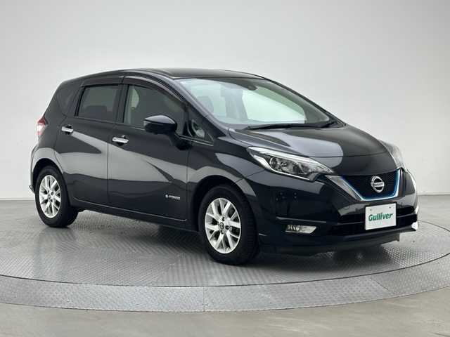 日産 ノート e－パワー X 兵庫県 2019(令1)年 5.4万km スーパーブラック 社外メモリナビ　（ケンウッド）/（CD、DVD、SD、BT、フルセグ）/アラウンドビューモニター/コーナーセンサー/インテリジェントルームミラー/エマージェンシーブレーキ/LKA/ETC/LEDヘッドライト/LEDフォグランプ/純正15インチAW/スペアキー×１